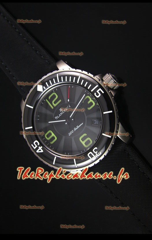 Reproduction de Montre Suisse Blancpain 500 Fathoms avec un Cadran Gris - 1:1 Edition Miroir
