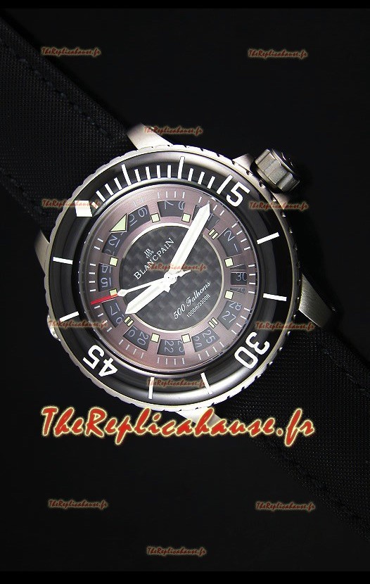 Reproduction de Montre Suisse Blancpain 500 Fathoms avec un Cadran en Carbone Gris - 1:1 Edition Miroir