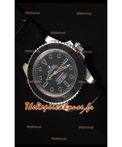 Reproduction de Montre Suisse en Acier Inoxydable avec des Repères d’Heure Noirs